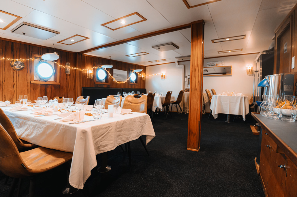 The dining room aboard Polarfront