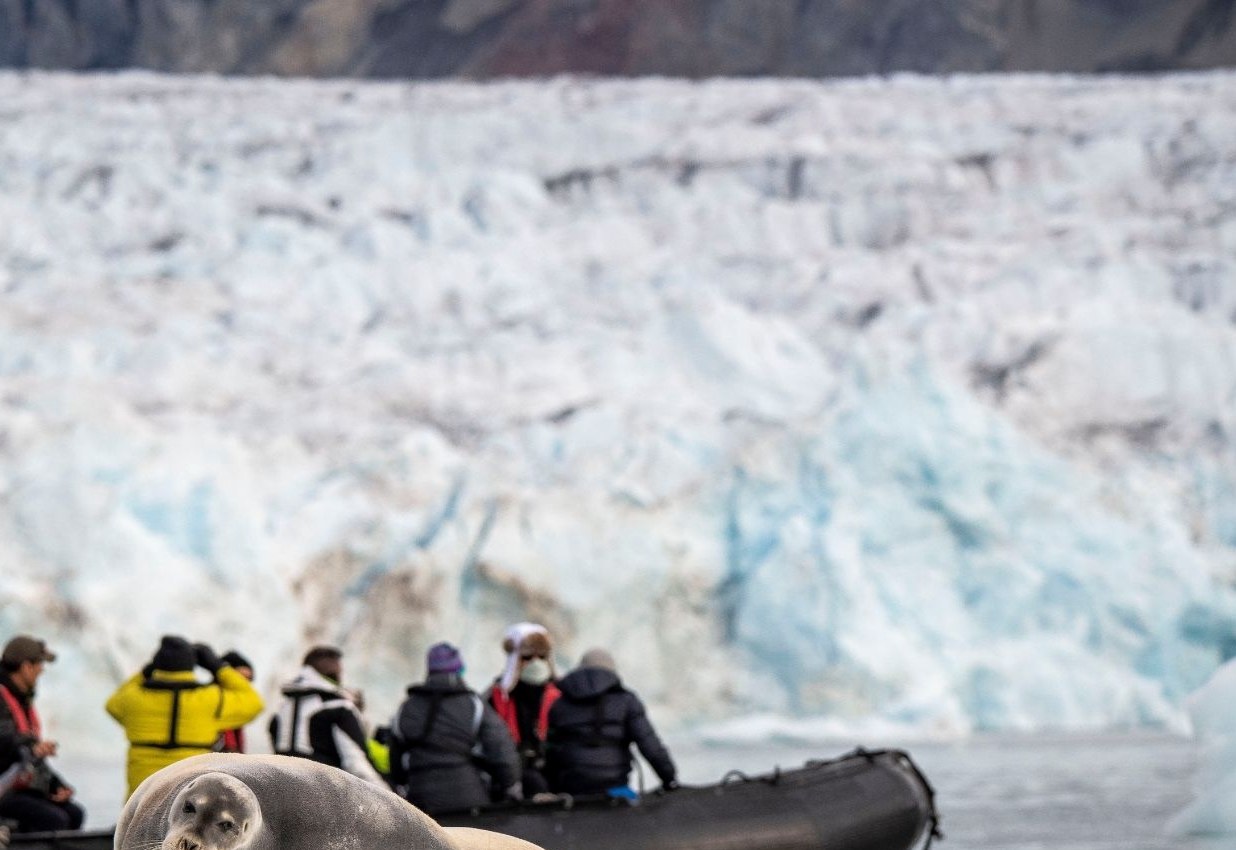 Sailing past Monaco Glacier